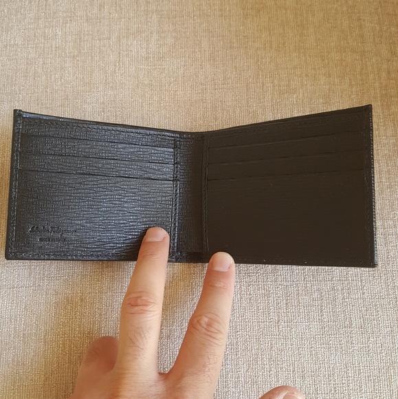 NIB Mens Salvatore Ferragamo Black Leather Wallet - Picture 5 of 8